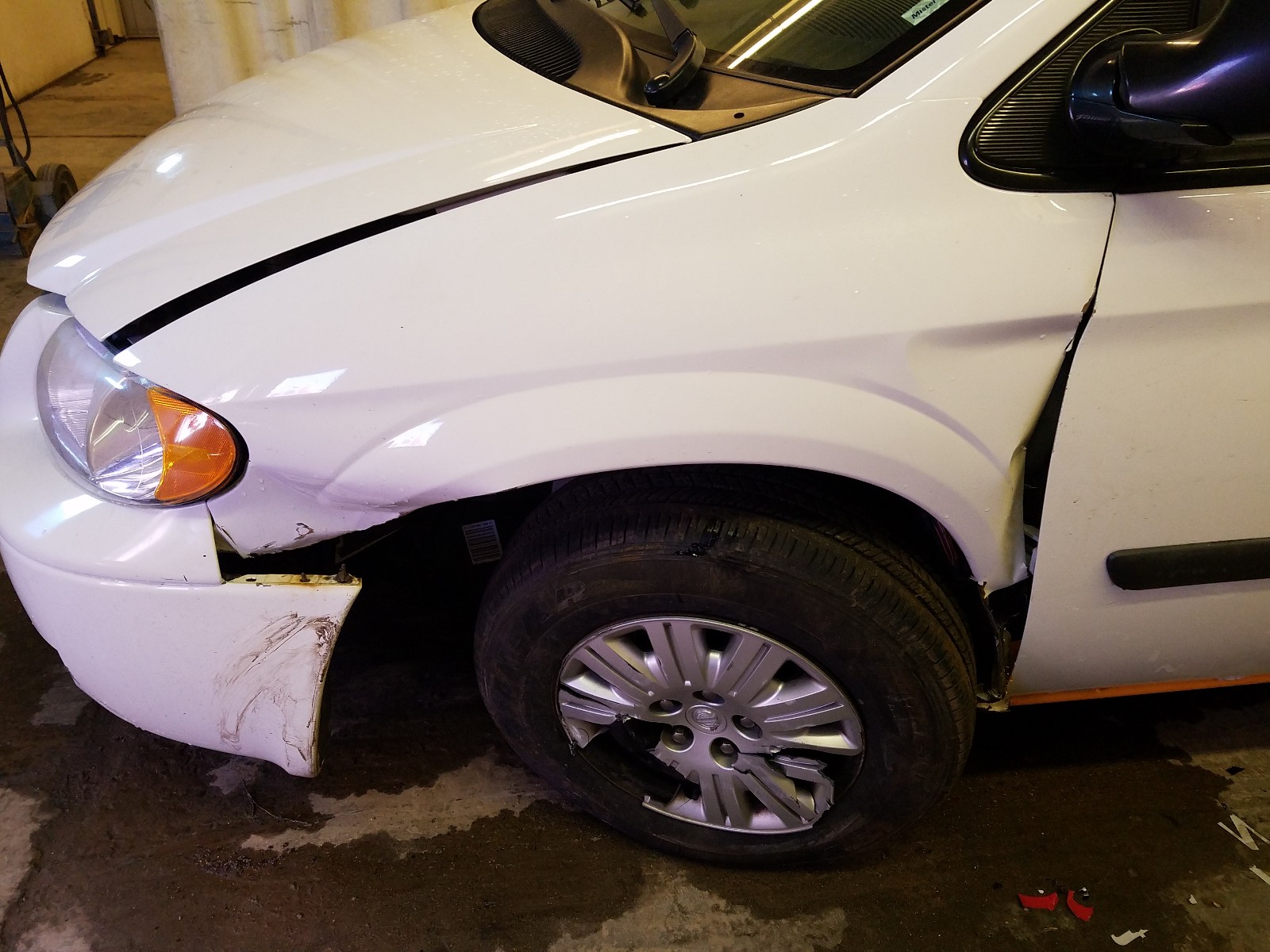 Photo 9 from auction – 2007 CHRYSLER TOWN & COU with VIN 1A4GJ45R47B155279