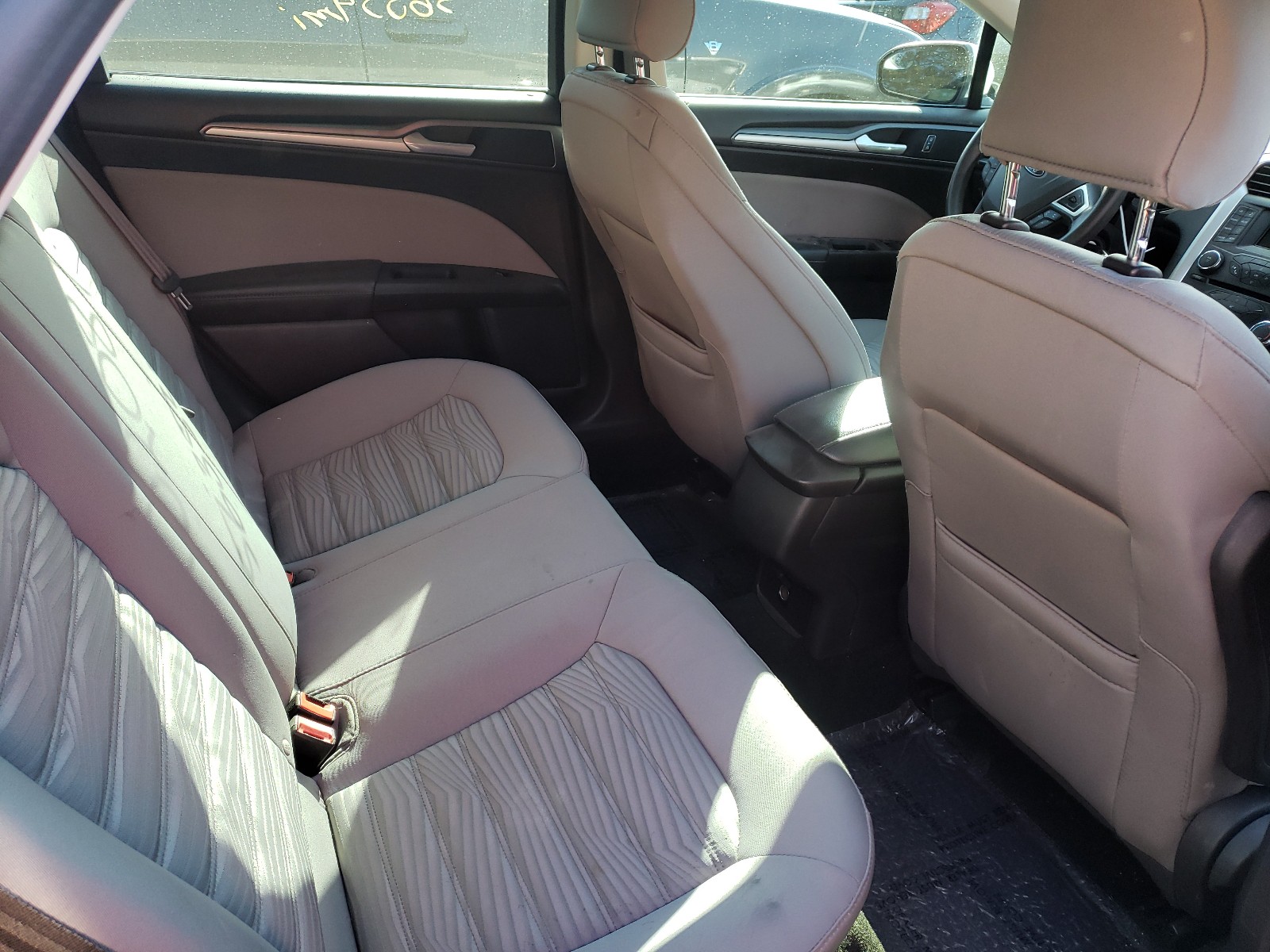 Photo 6 from auction – 2016 FORD FUSION S with VIN 3FA6P0G77GR242759