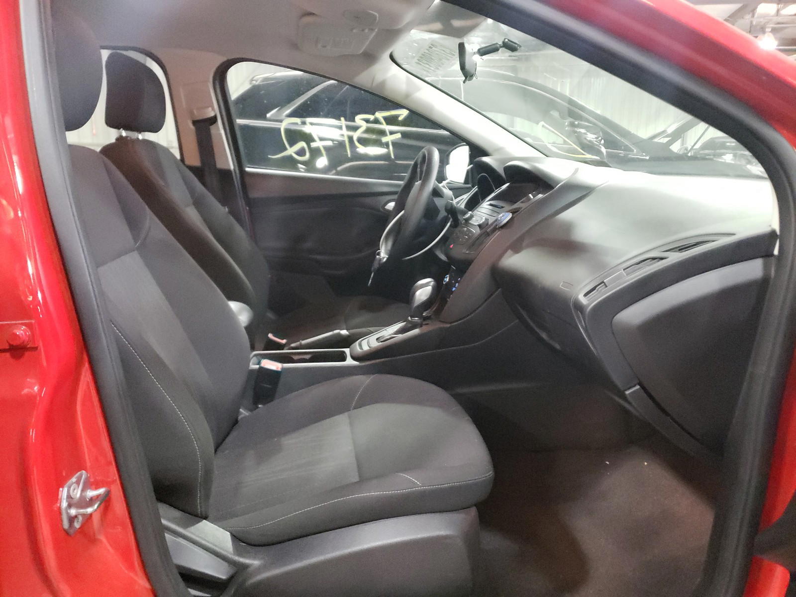 Photo 5 from auction – 2015 FORD FOCUS SE with VIN 1FADP3F2XFL292910