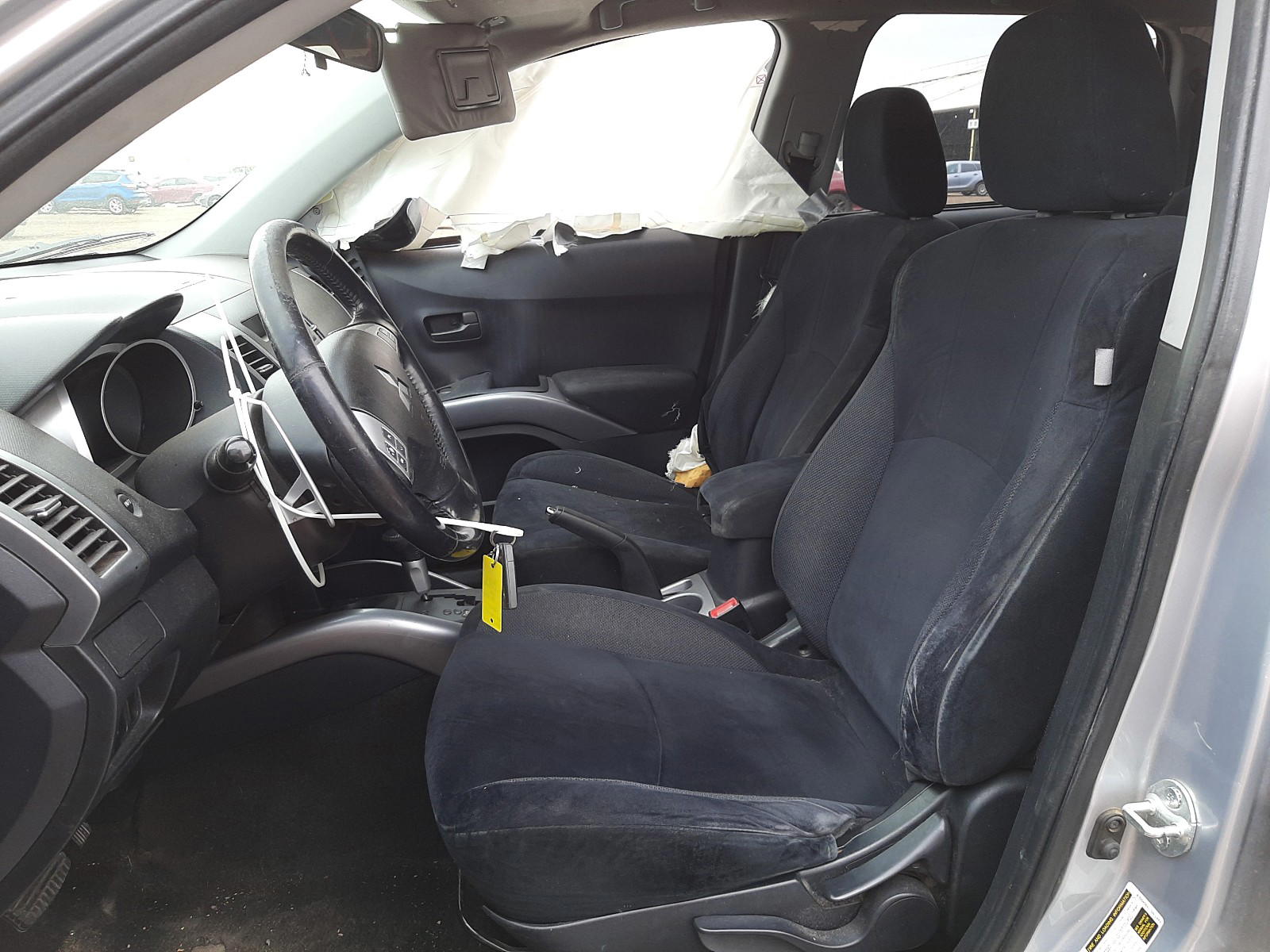 Photo 5 from auction – 2007 MITSUBISHI OUTLANDER with VIN JA4MS41X57U010079