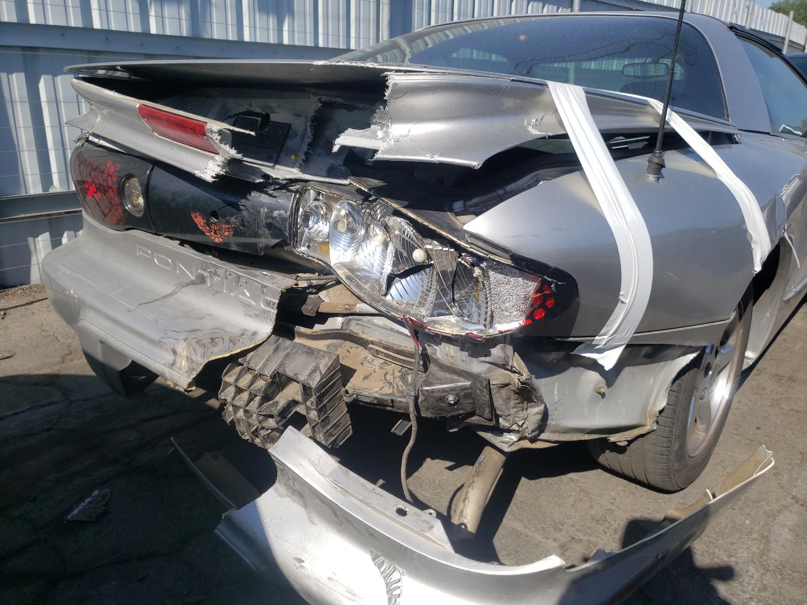 Photo 9 from auction – 1998 PONTIAC FIREBIRD with VIN 2G2FS22K0W2203111