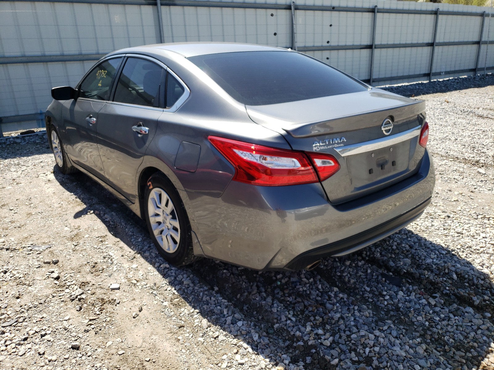 Photo 3 from auction – 2017 NISSAN ALTIMA 2.5 with VIN 1N4AL3AP2HN311040
