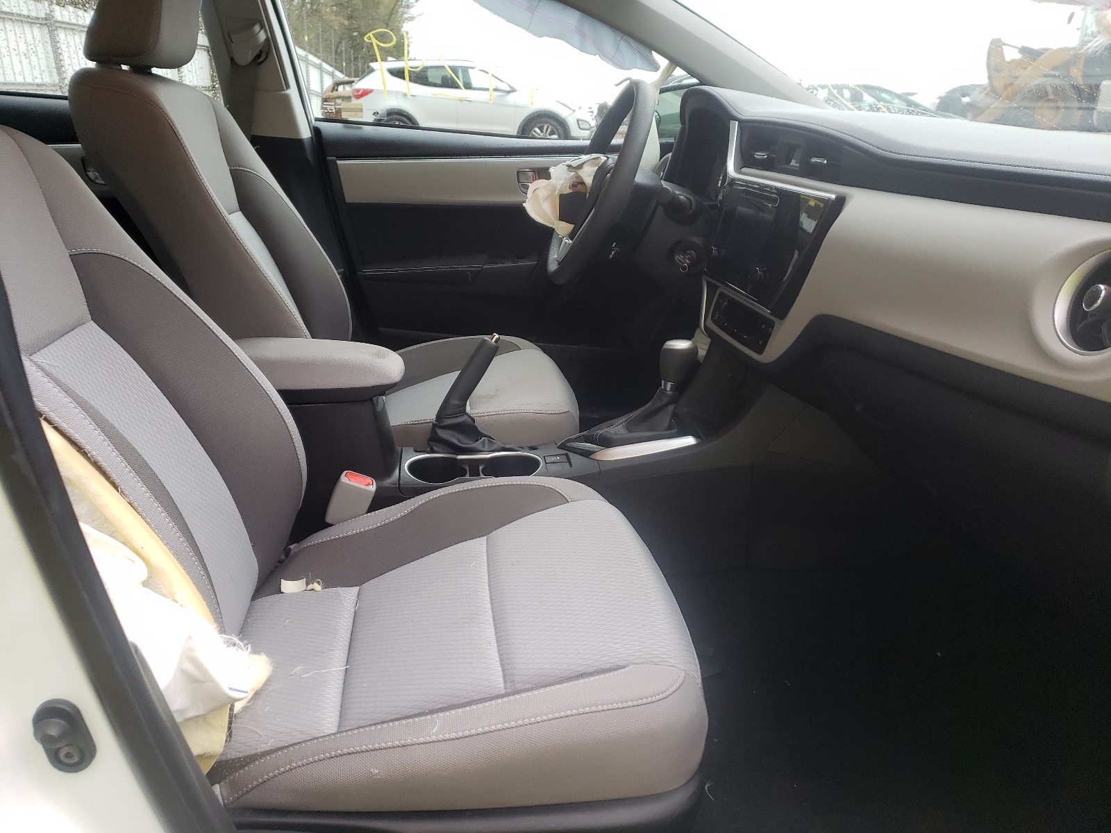 Photo 5 from auction – 2018 TOYOTA COROLLA with VIN 5YFBURHE6JP816798