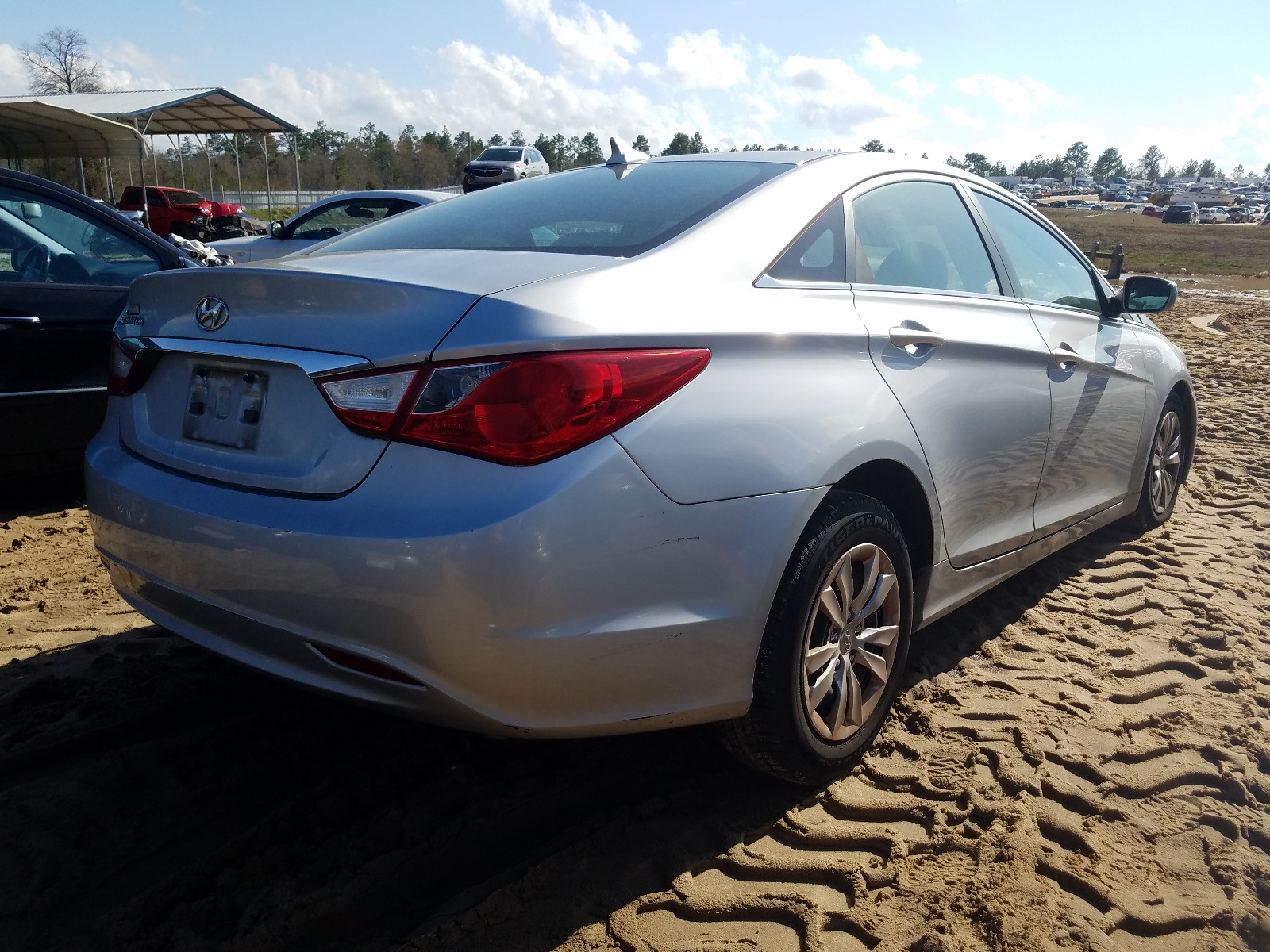 Photo 4 from auction – 2011 HYUNDAI SONATA GLS with VIN 5NPEB4AC7BH245674