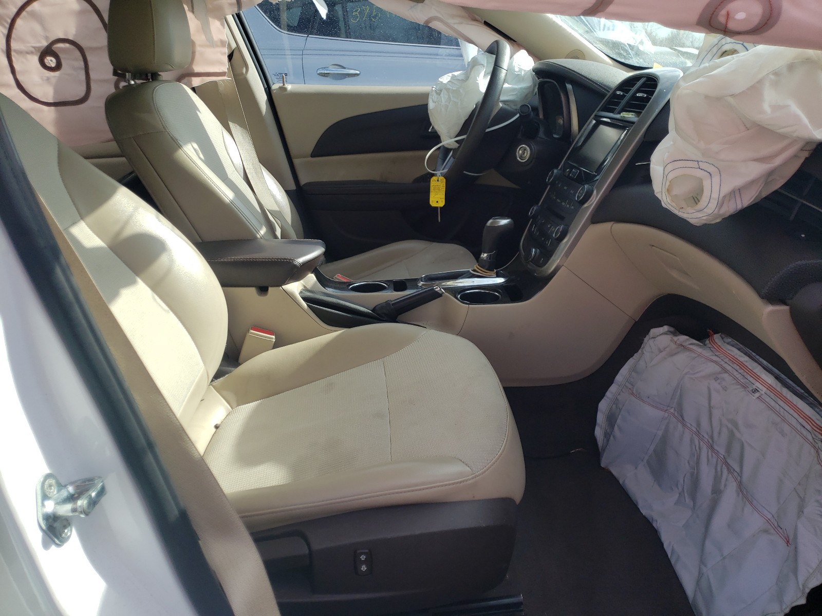Photo 5 from auction – 2016 CHEVROLET MALIBU LIM with VIN 1G11C5SA4GF106868