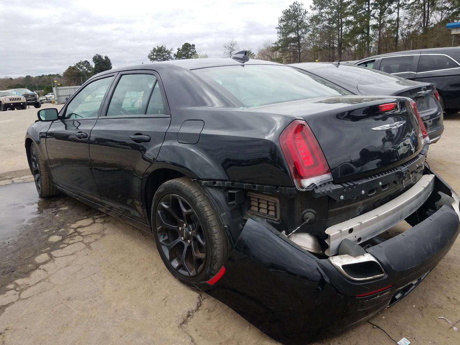 Photo 3 from auction – 2019 CHRYSLER 300 S with VIN 2C3CCABGXKH548868