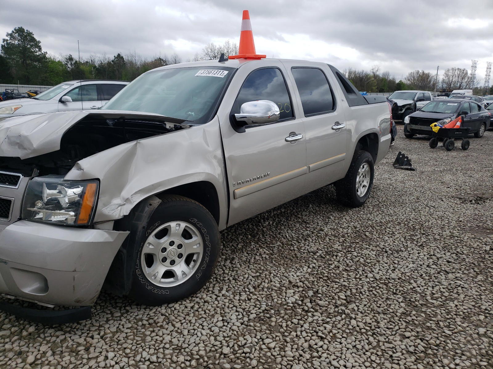 Photo 2 from auction – 2007 CHEVROLET AVALANCHE with VIN 3GNEC12J87G200260