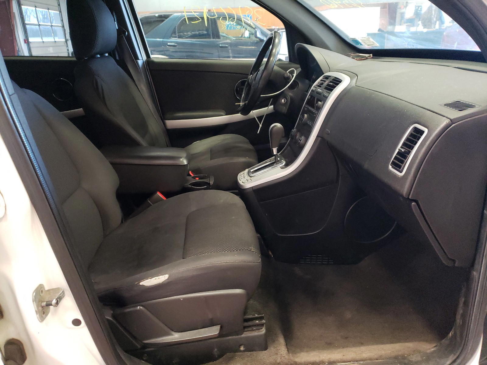 Photo 5 from auction – 2008 PONTIAC TORRENT with VIN 2CKDL43F686325960