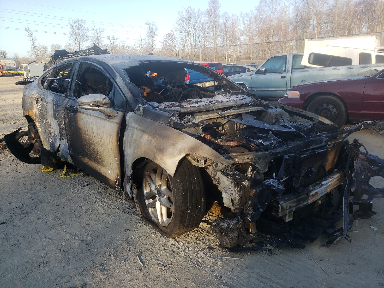 FORD FUSION SE 2013 with VIN 3FA6P0HR8DR335317 - Photo from auction