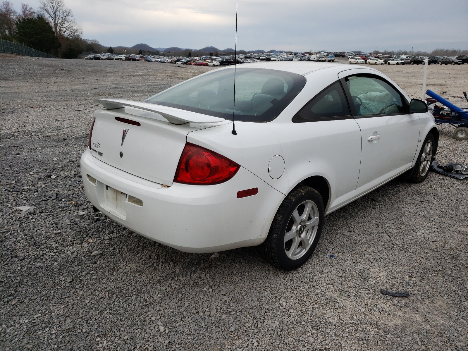 Photo 4 from auction – 2007 PONTIAC G5 with VIN 1G2AL15F077276537