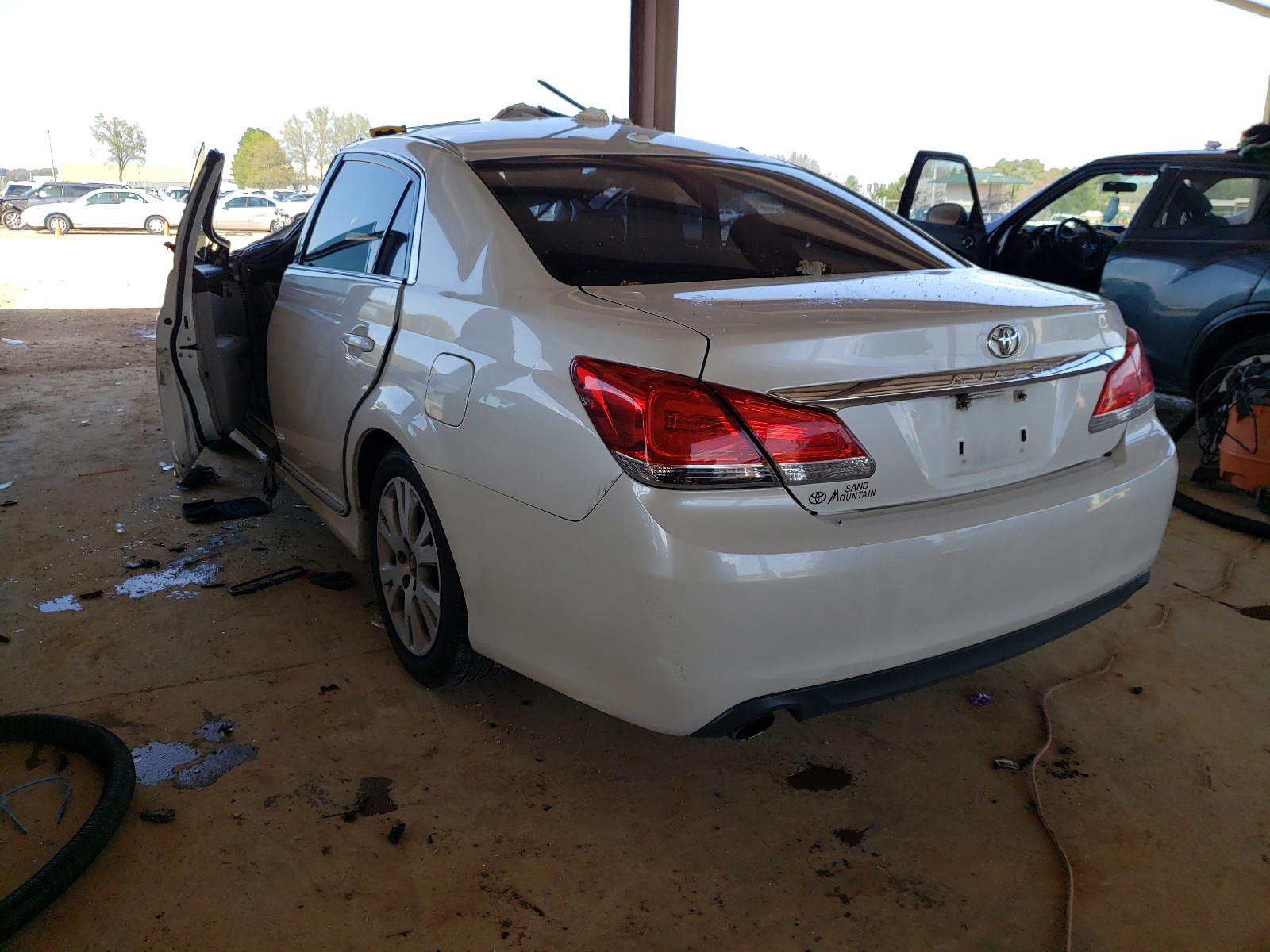 Photo 3 from auction – 2012 TOYOTA AVALON BAS with VIN 4T1BK3DB0CU454256