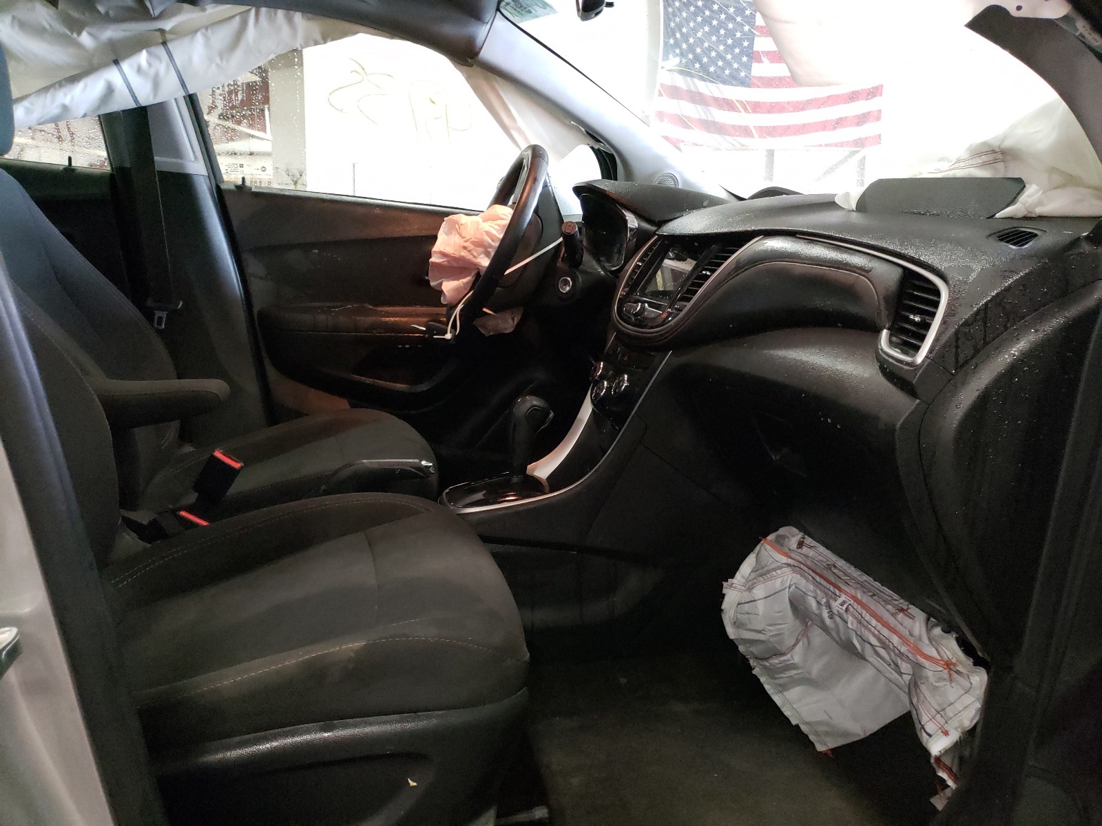 Photo 5 from auction – 2018 CHEVROLET TRAX LS with VIN 3GNCJKSB0JL372096