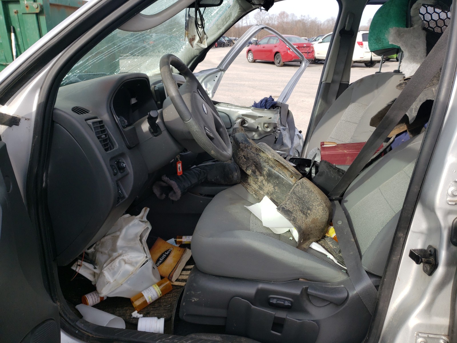 Photo 5 from auction – 2005 FORD ESCAPE HEV with VIN 1FMYU95H25KD55043