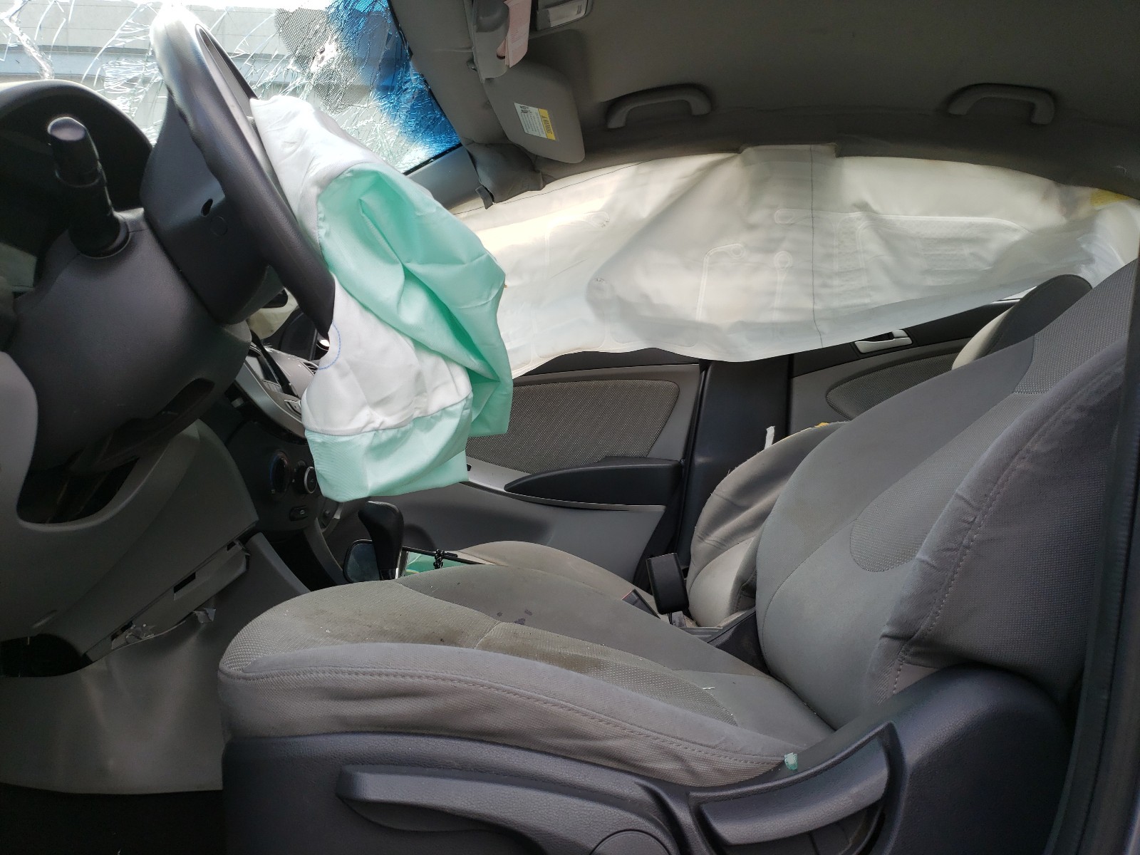 Photo 5 from auction – 2014 HYUNDAI ACCENT GLS with VIN KMHCT4AE3EU638860