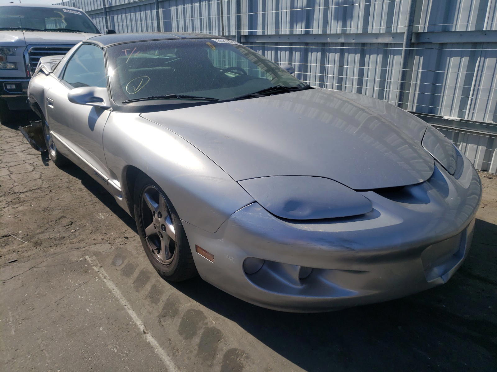 PONTIAC FIREBIRD 1998 with VIN 2G2FS22K0W2203111 - Photo from auction