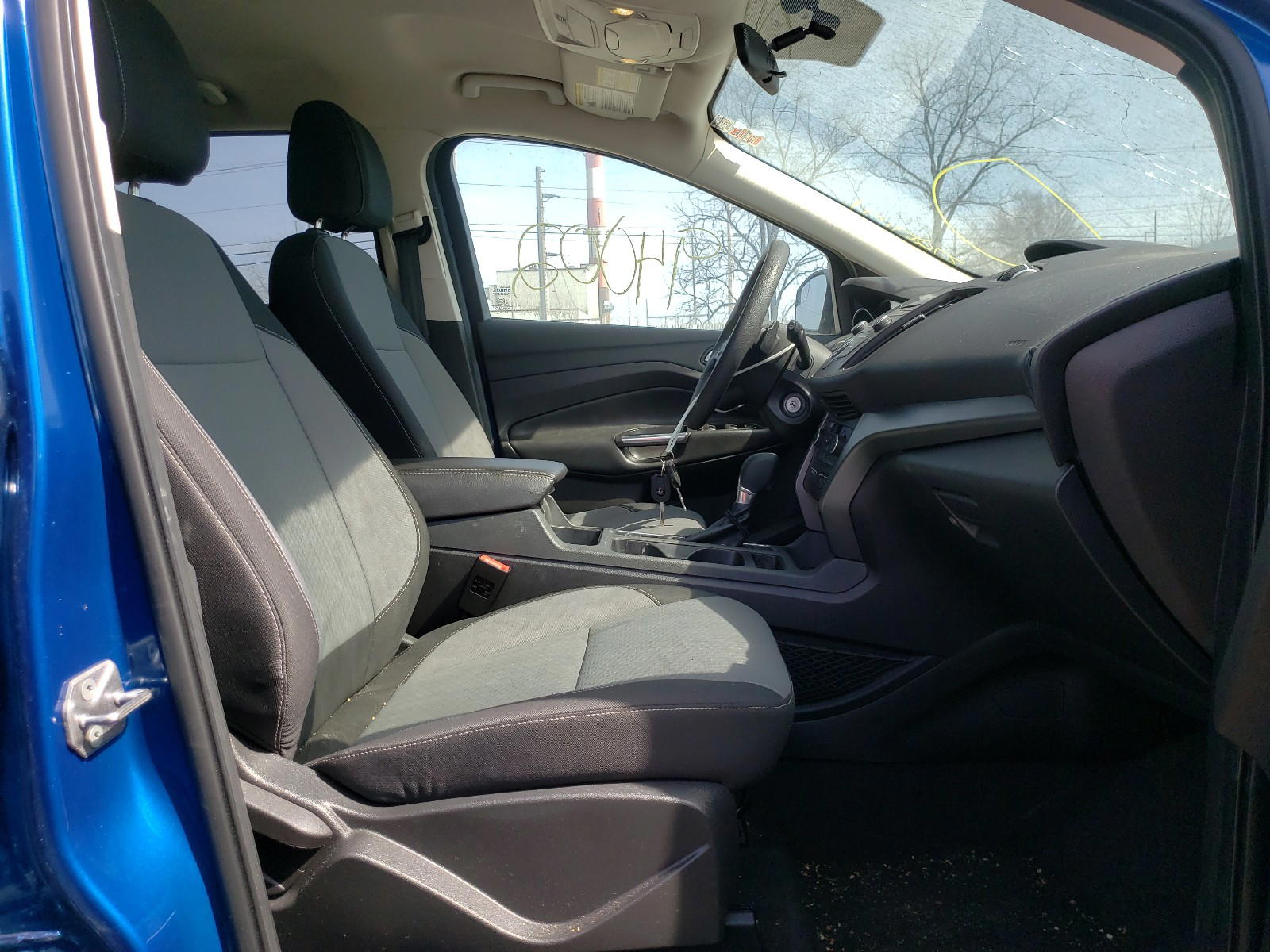 Photo 5 from auction – 2017 FORD ESCAPE SE with VIN 1FMCU9GD2HUC48491