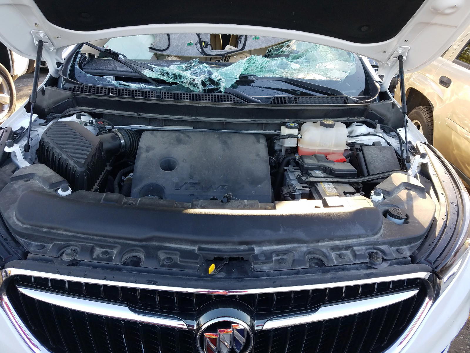 Photo 7 from auction – 2018 BUICK ENCLAVE PR with VIN 5GAERCKW9JJ148983