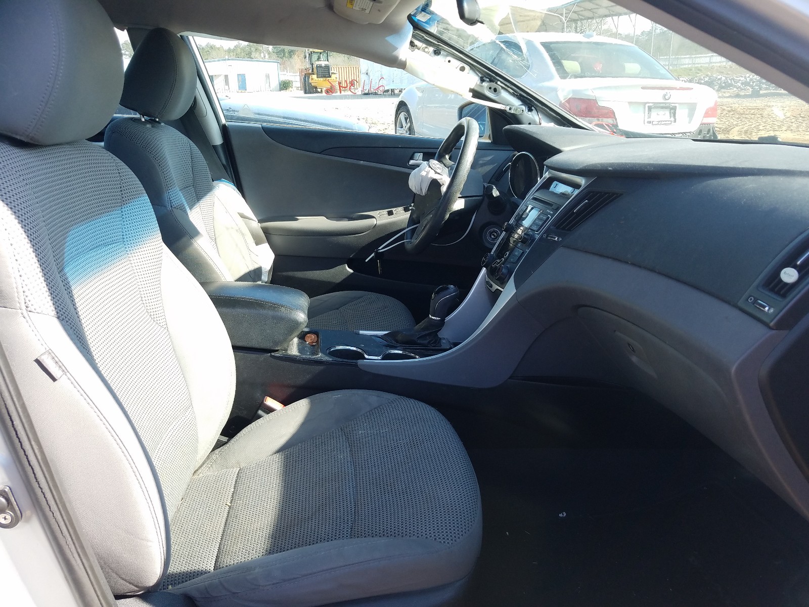 Photo 5 from auction – 2011 HYUNDAI SONATA GLS with VIN 5NPEB4AC7BH245674