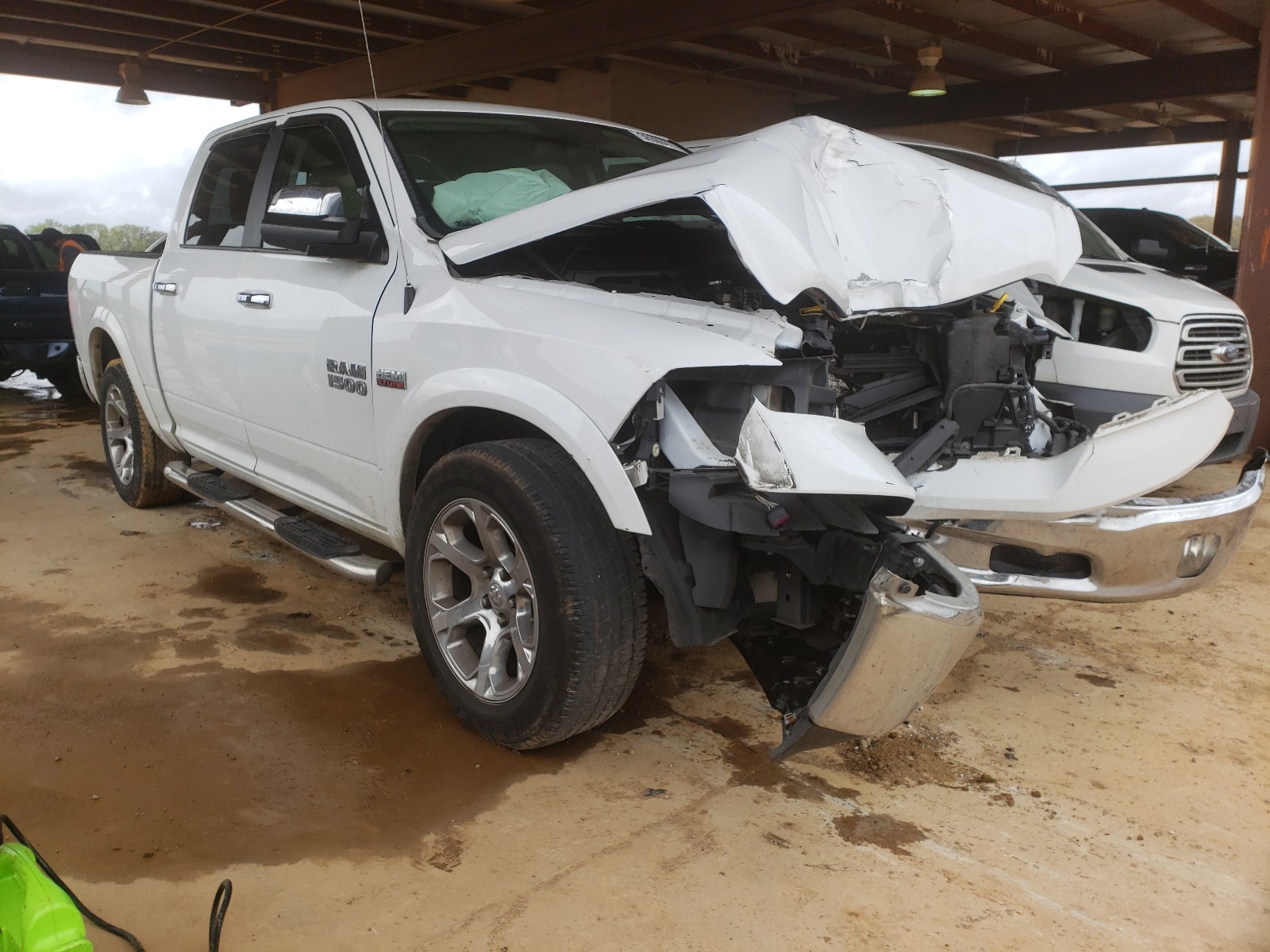 Zdjęcie 1 z aukcji – 2016 RAM 1500 LARAM z VIN 1C6RR6NT3GS101171