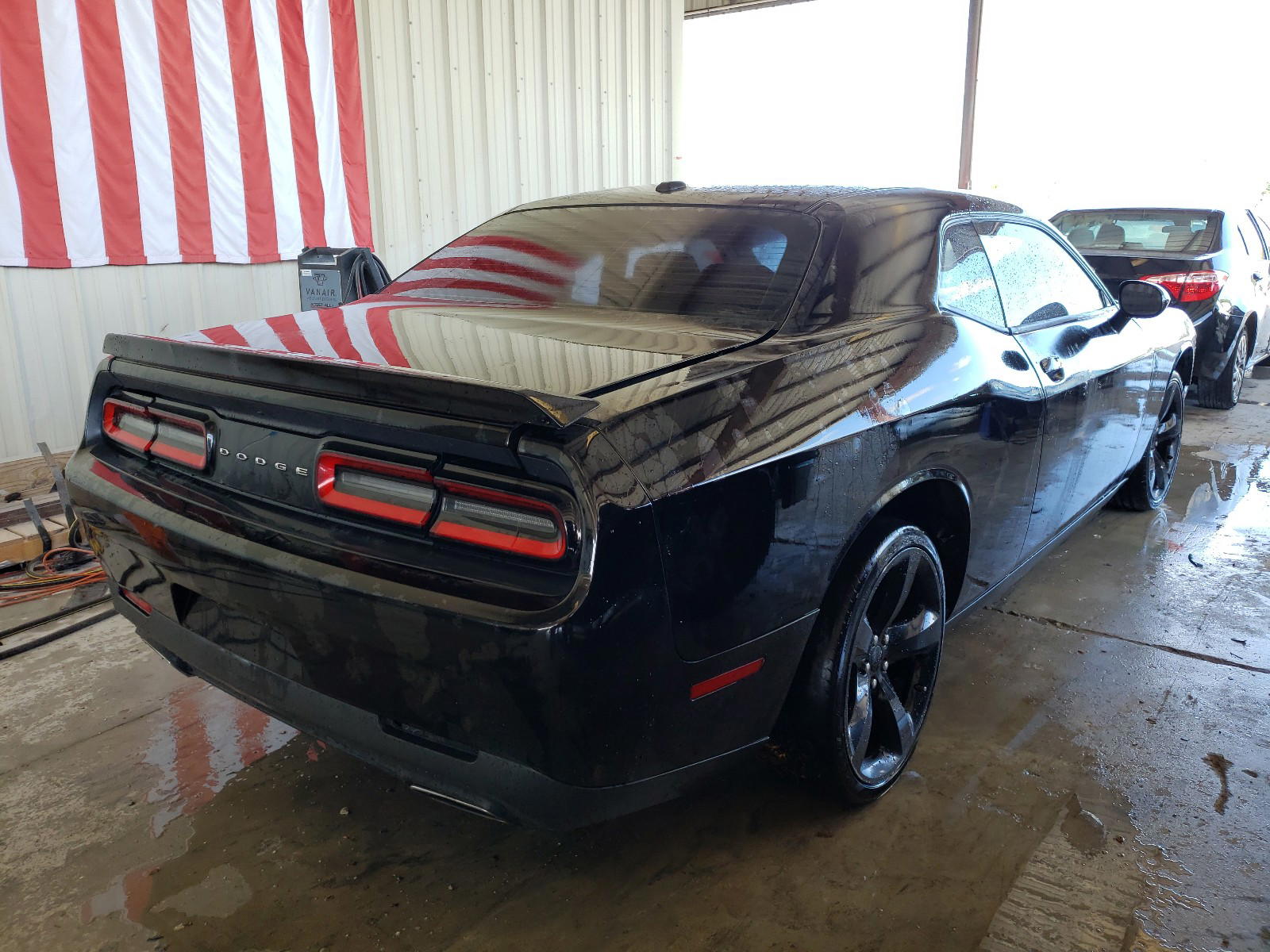 Photo 4 from auction – 2015 DODGE CHALLENGER with VIN 2C3CDZAG6FH739769