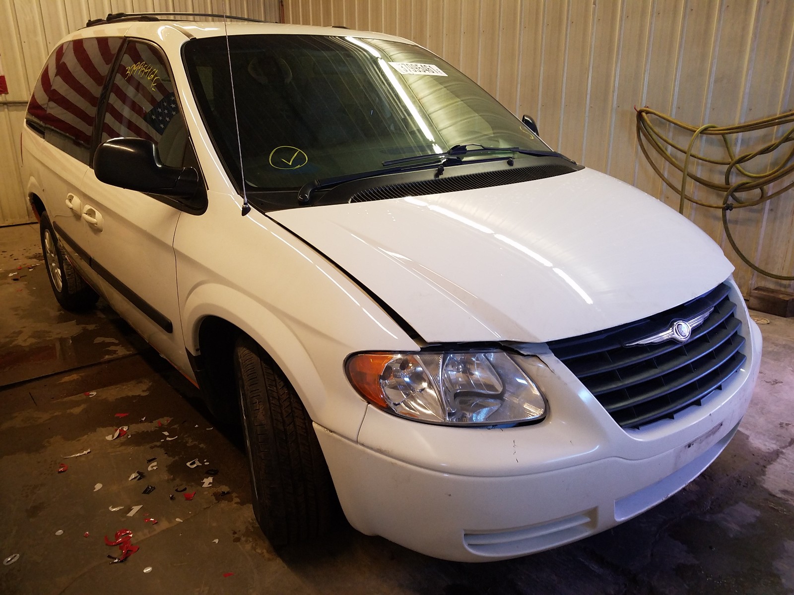 Photo 1 from auction – 2007 CHRYSLER TOWN & COU with VIN 1A4GJ45R47B155279