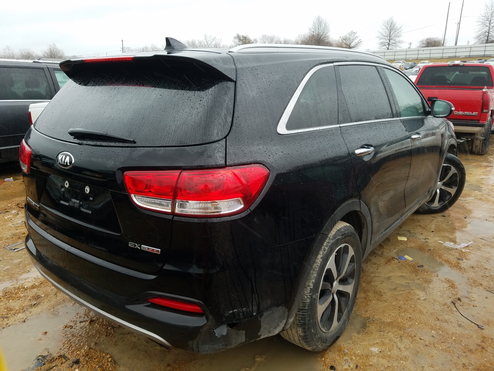 Photo 4 from auction – 2017 KIA SORENTO EX with VIN 5XYPH4A16HG323982