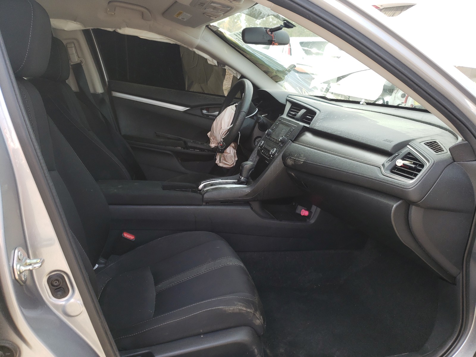 Photo 5 from auction – 2016 HONDA CIVIC LX with VIN 19XFC2F51GE015043