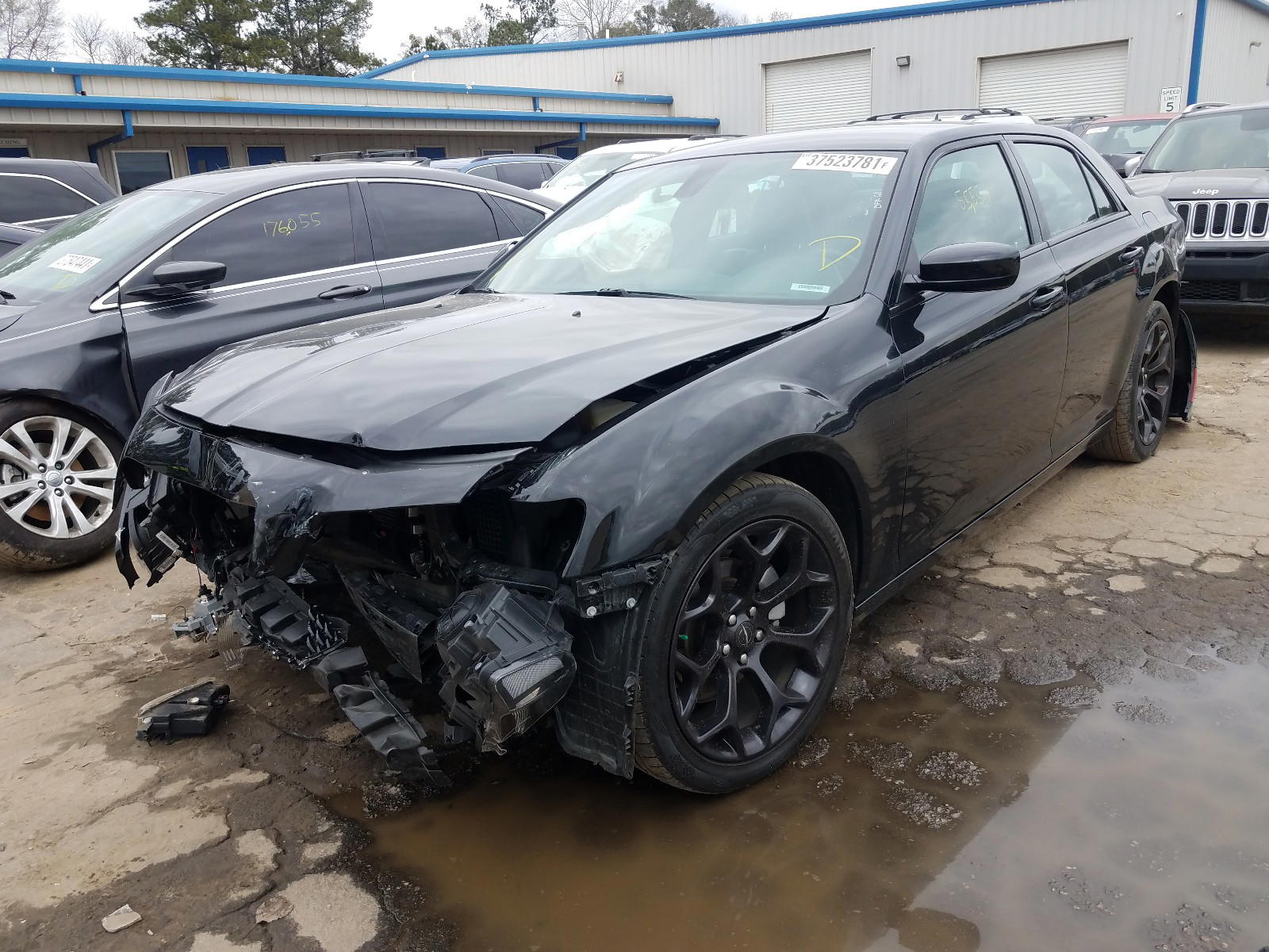 Photo 2 from auction – 2019 CHRYSLER 300 S with VIN 2C3CCABGXKH548868