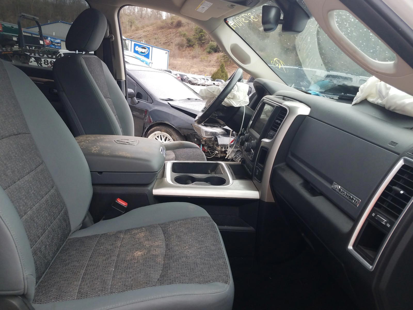Photo 5 from auction – 2017 RAM 1500 SLT with VIN 1C6RR7LT1HS795739