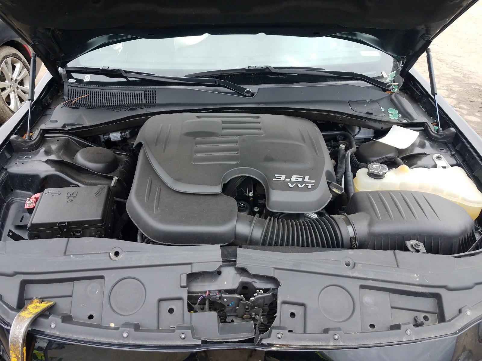 Photo 7 from auction – 2019 CHRYSLER 300 S with VIN 2C3CCABGXKH548868