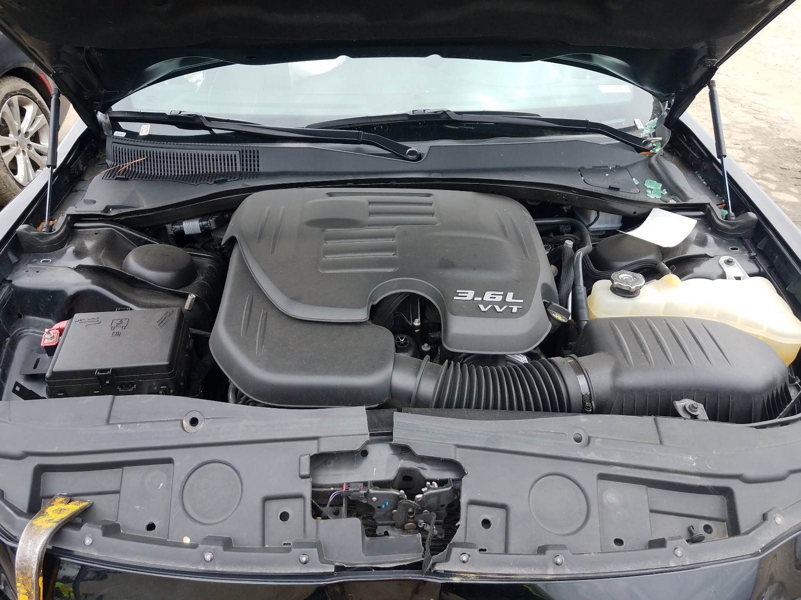 Фото 7 с аукциона – 2019 CHRYSLER 300 S с VIN 2C3CCABGXKH548868