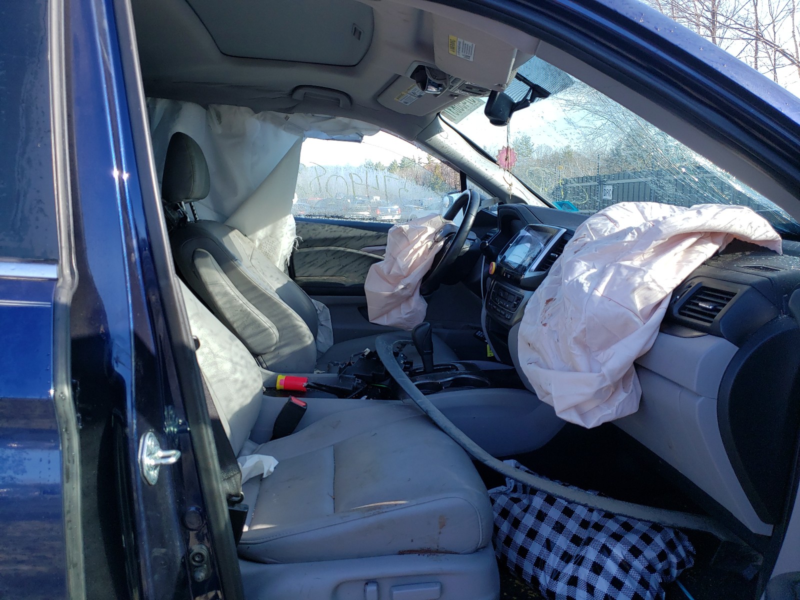 Photo 5 from auction – 2016 HONDA PILOT EXLN with VIN 5FNYF6H75GB009066