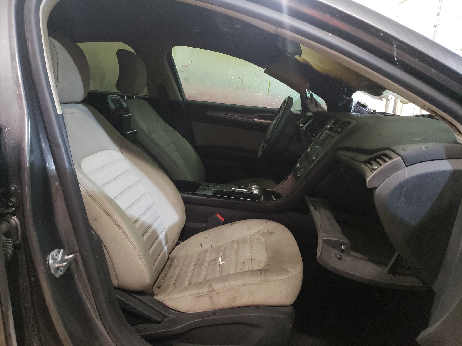 Photo 5 from auction – 2018 FORD FUSION S with VIN 3FA6P0G79JR211455