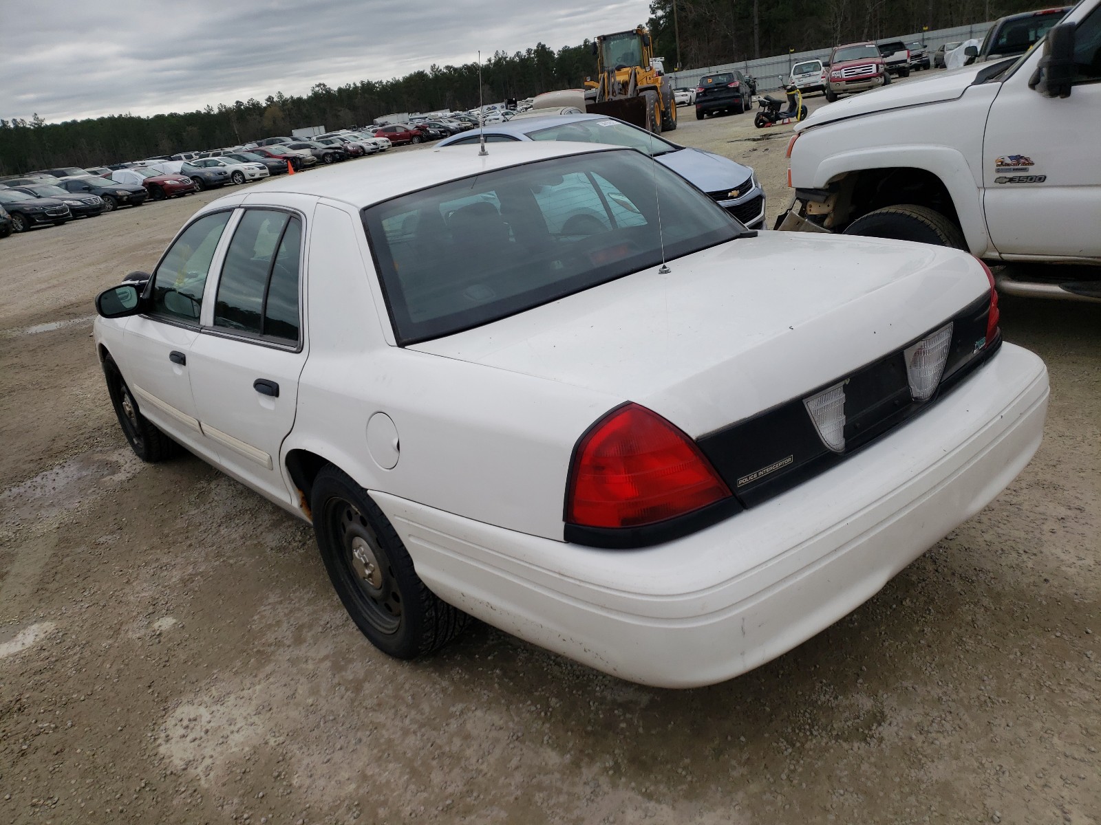 Photo 3 from auction – 2010 FORD CROWN VICT with VIN 2FABP7BV3AX101936