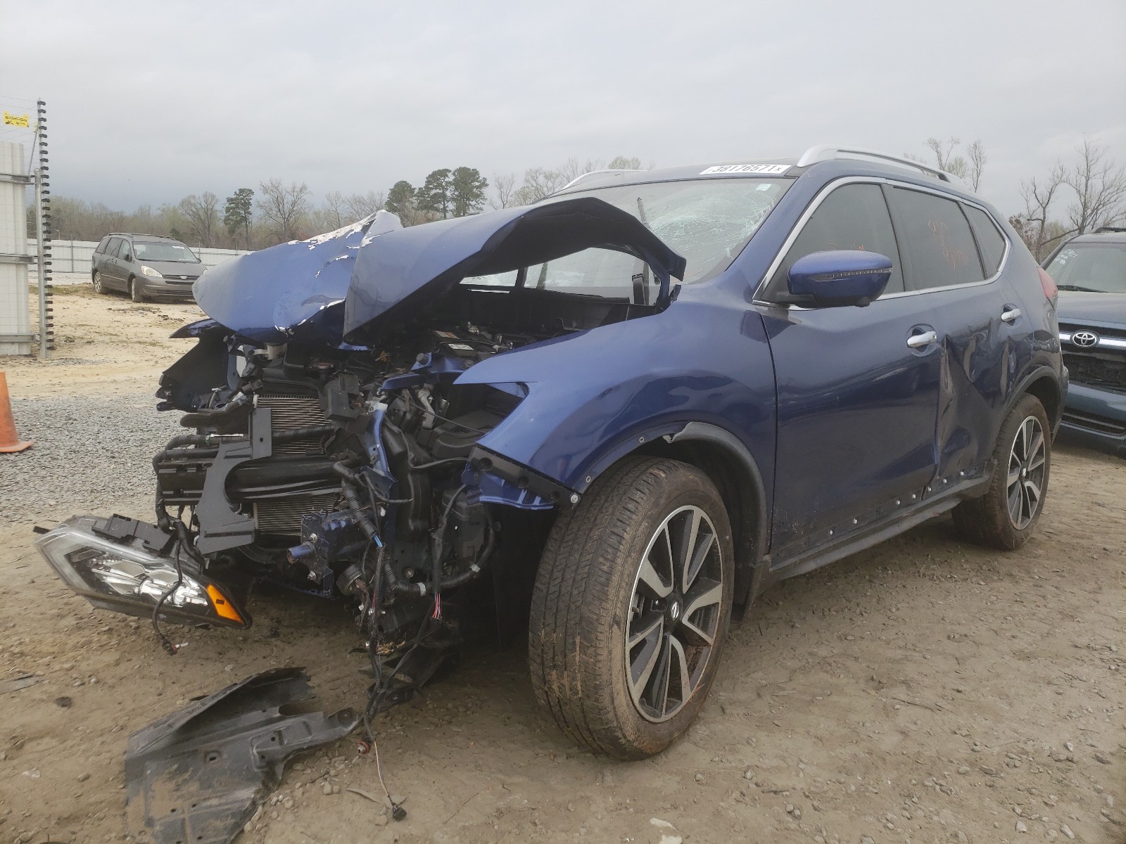 Photo 2 from auction – 2018 NISSAN ROGUE S with VIN JN8AT2MT4JW490358