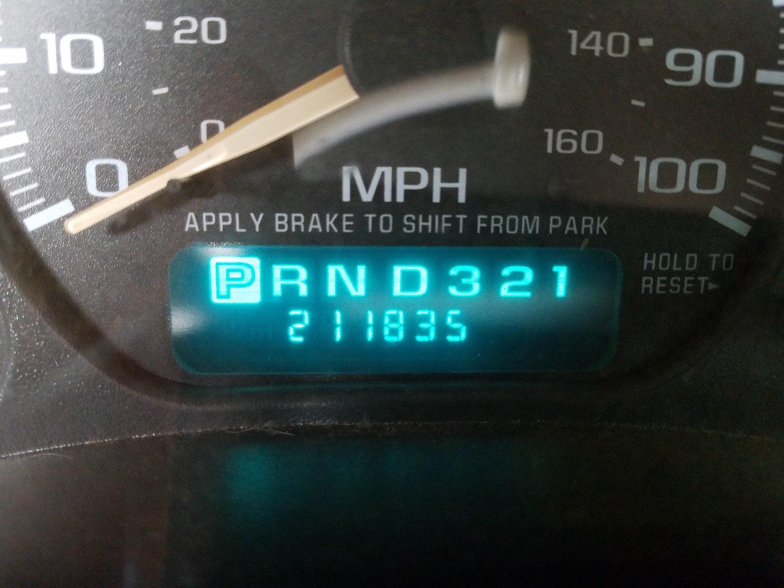 Photo 8 from auction – 2002 CHEVROLET AVALANCHE with VIN 3GNEK13T92G226426