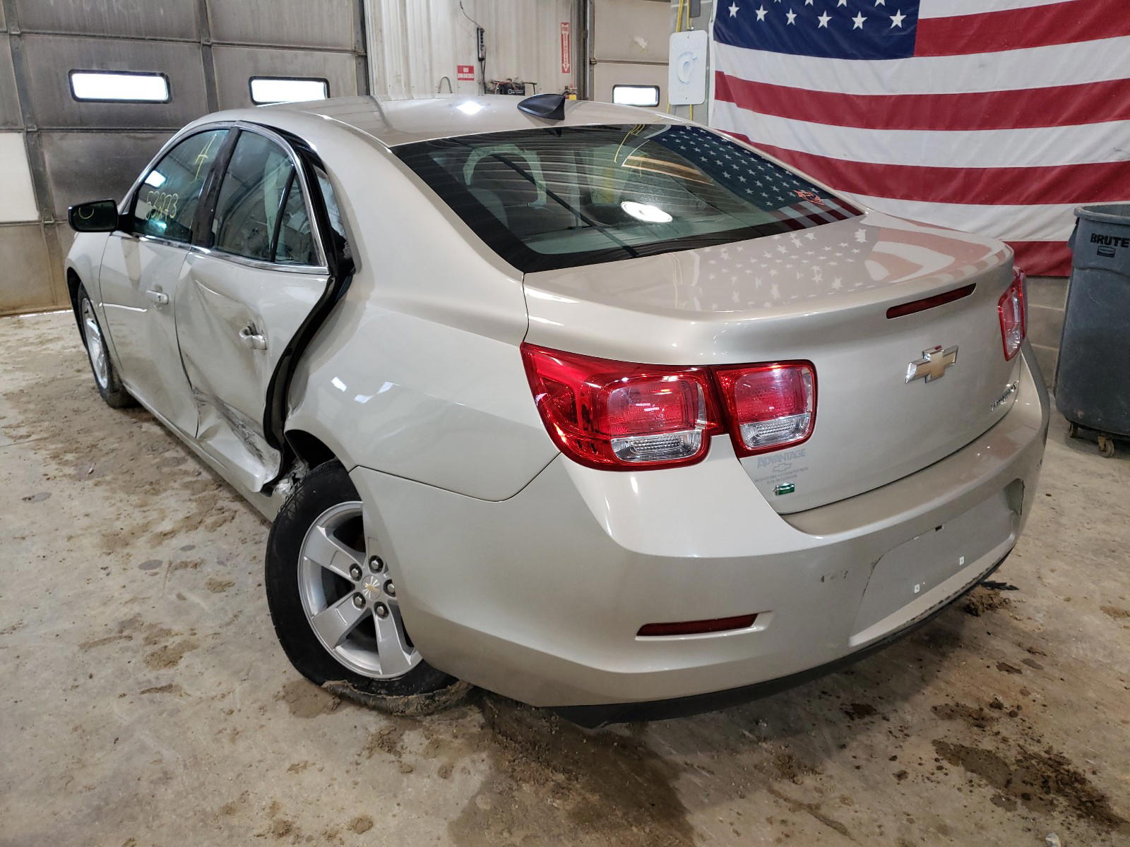 Photo 3 from auction – 2015 CHEVROLET MALIBU with VIN 1G11B5SL8FF266772