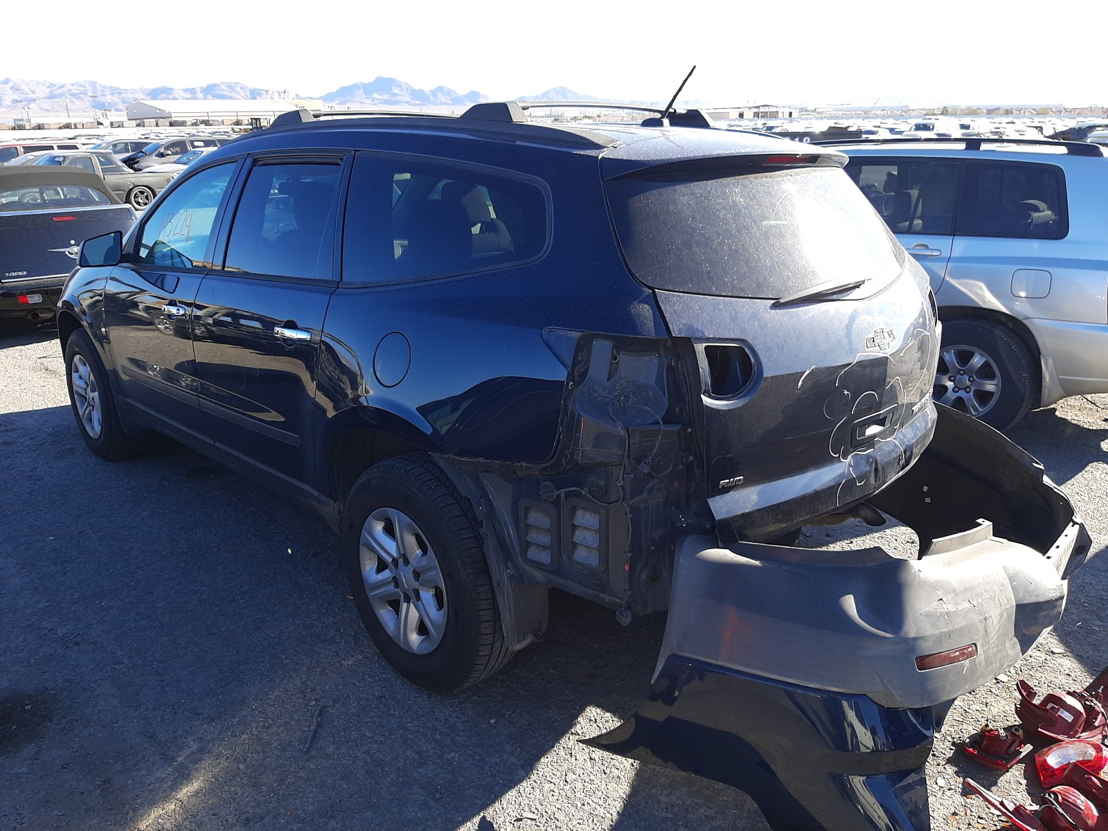 Zdjęcie 3 z aukcji – 2011 CHEVROLET TRAVERSE L z VIN 1GNKVFED5BJ144933