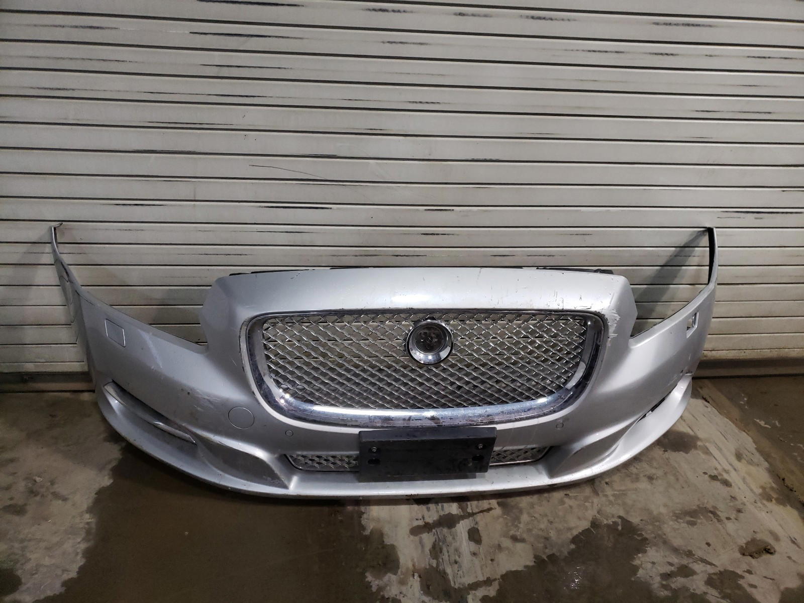 Photo 9 from auction – 2014 JAGUAR XJ with VIN SAJWJ1CD4E8V61212