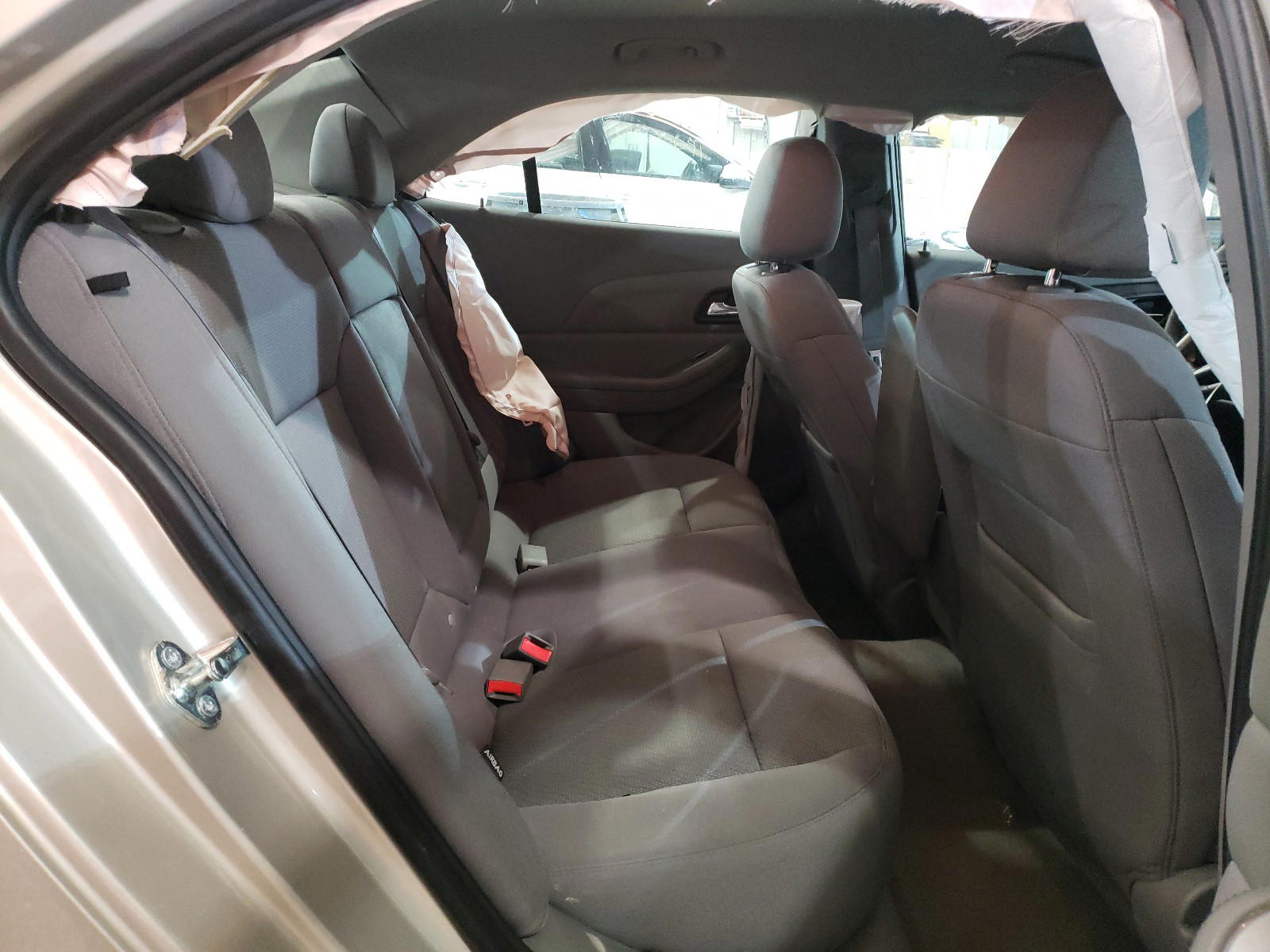 Photo 6 from auction – 2015 CHEVROLET MALIBU with VIN 1G11B5SL8FF266772
