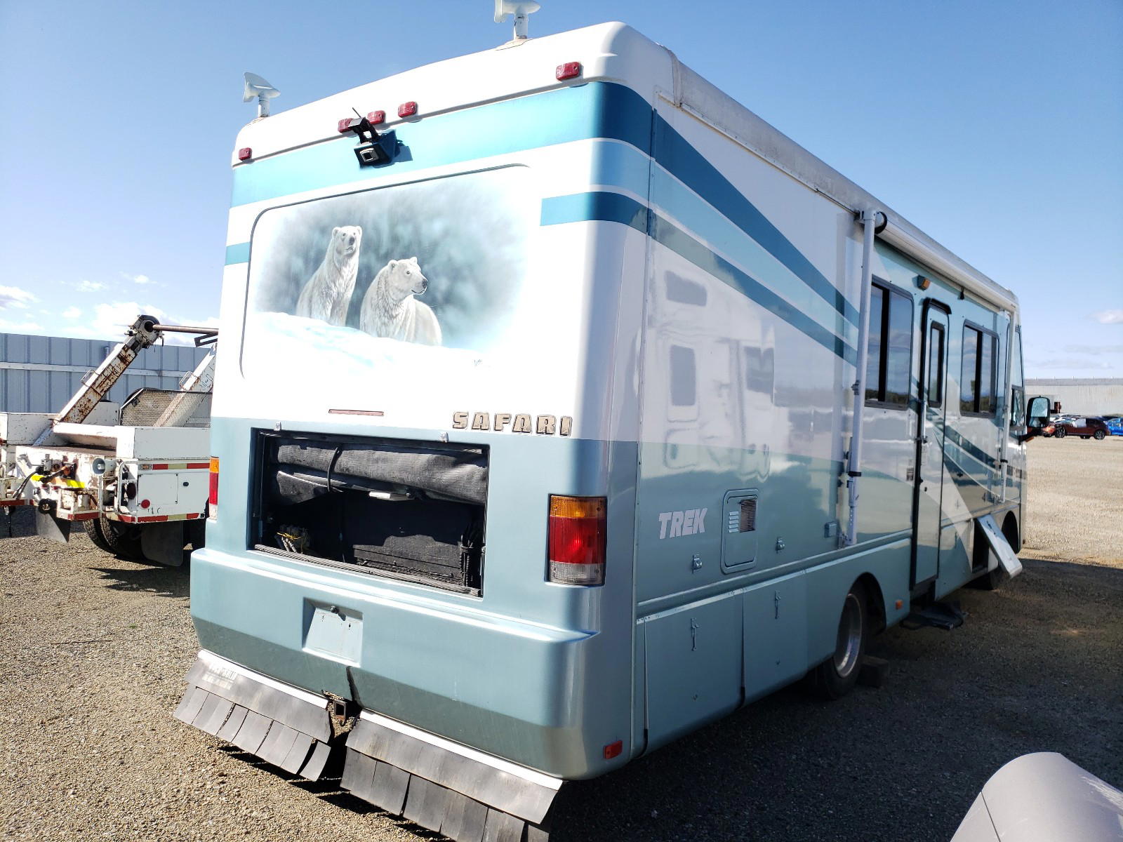 Photo 4 from auction – 2001 SAFA MOTORHOME with VIN 5B4LP37J0Y3318595
