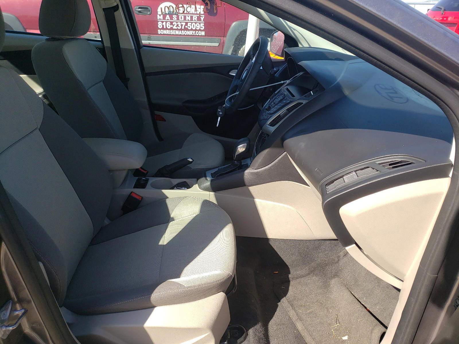 Photo 5 from auction – 2014 FORD FOCUS SE with VIN 1FADP3F2XEL393637