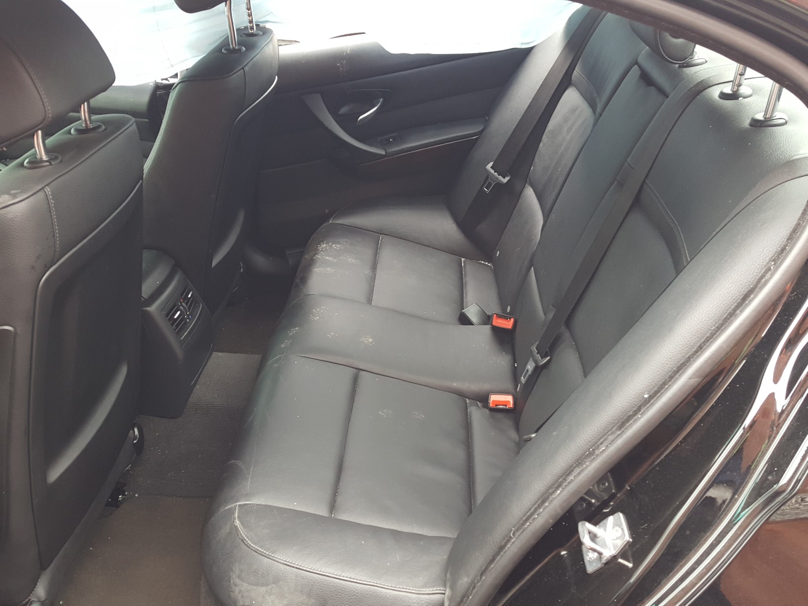 Photo 6 from auction – 2010 BMW 335 I with VIN WBAPM7G58ANL89467