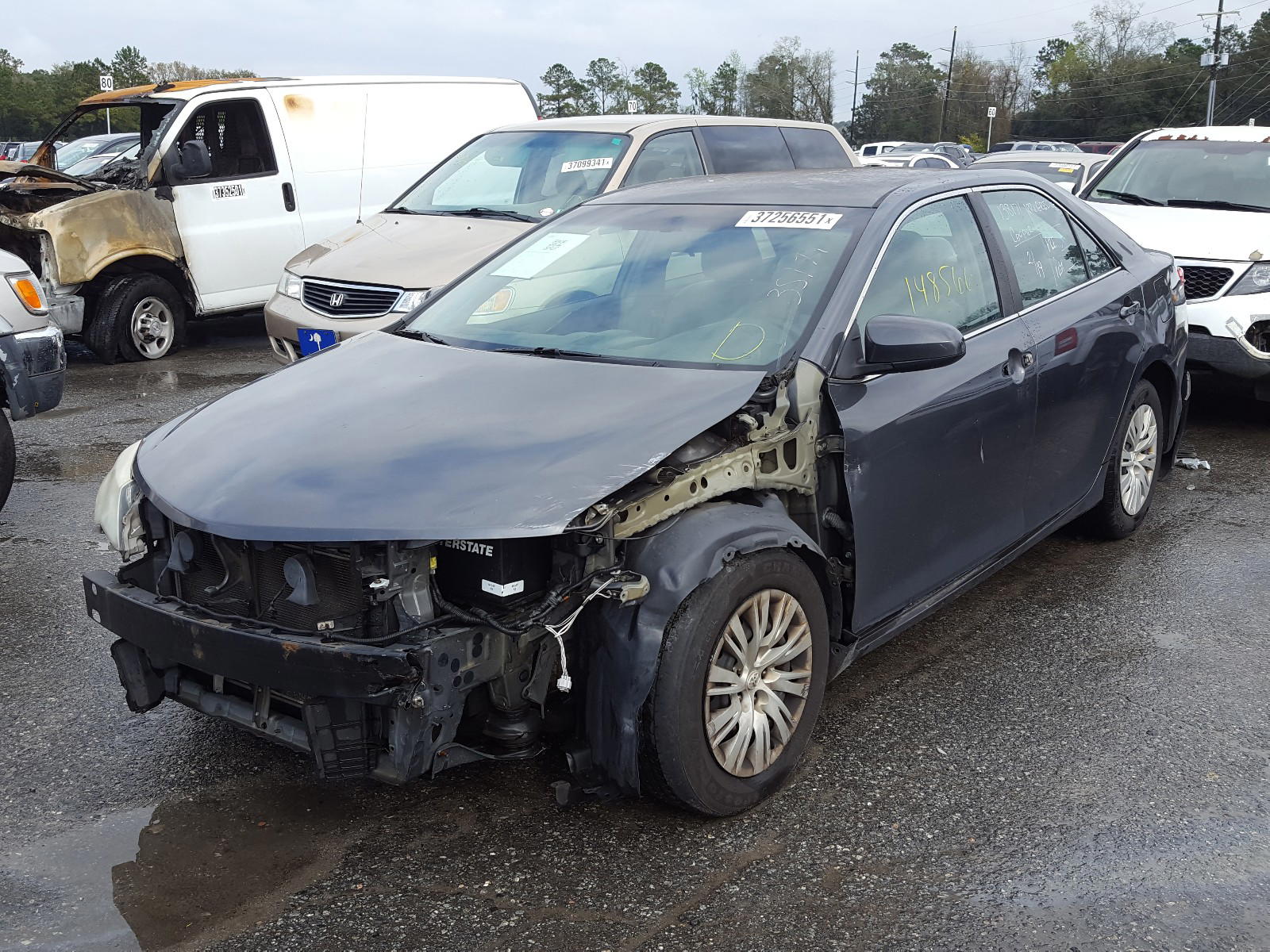 Photo 2 from auction – 2012 TOYOTA CAMRY BASE with VIN 4T1BF1FK2CU614496