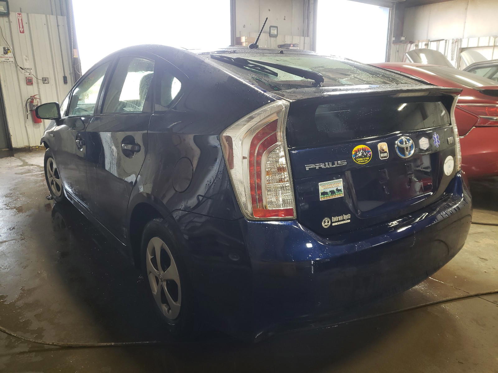 Photo 3 from auction – 2013 TOYOTA PRIUS with VIN JTDKN3DU8D1731204
