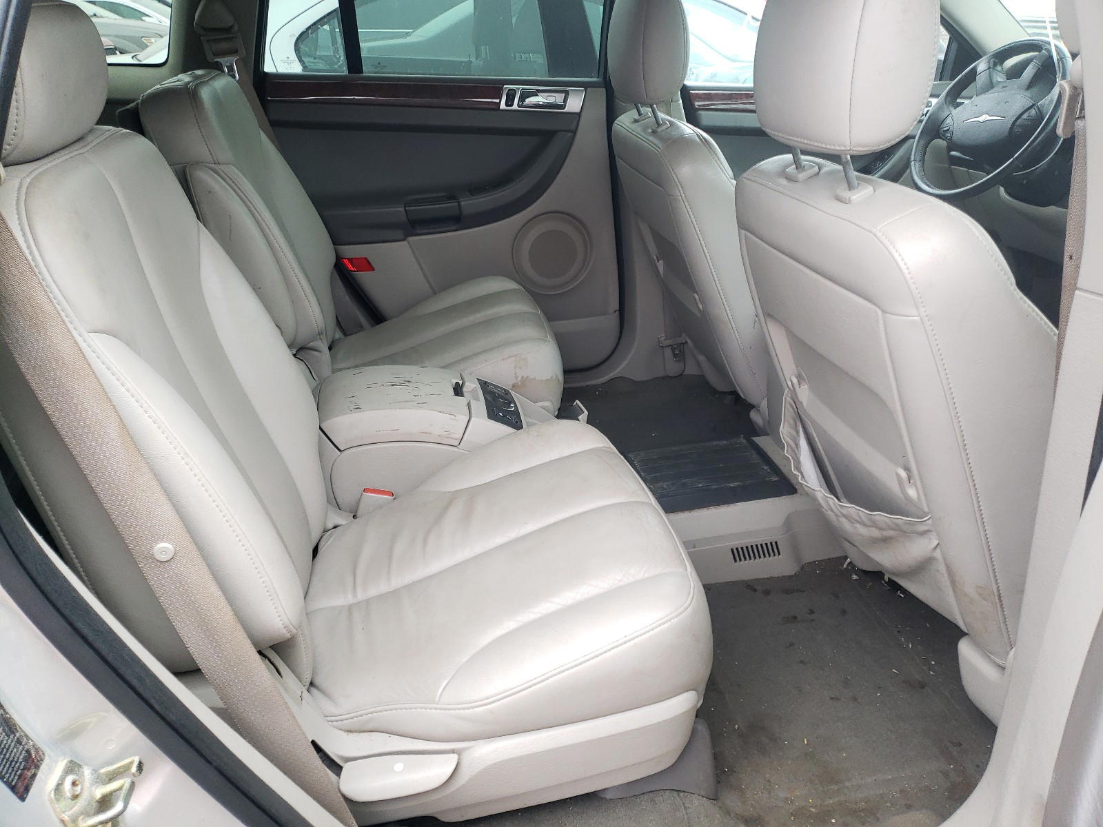 Photo 6 from auction – 2004 CHRYSLER PACIFICA with VIN 2C8GF68424R634850