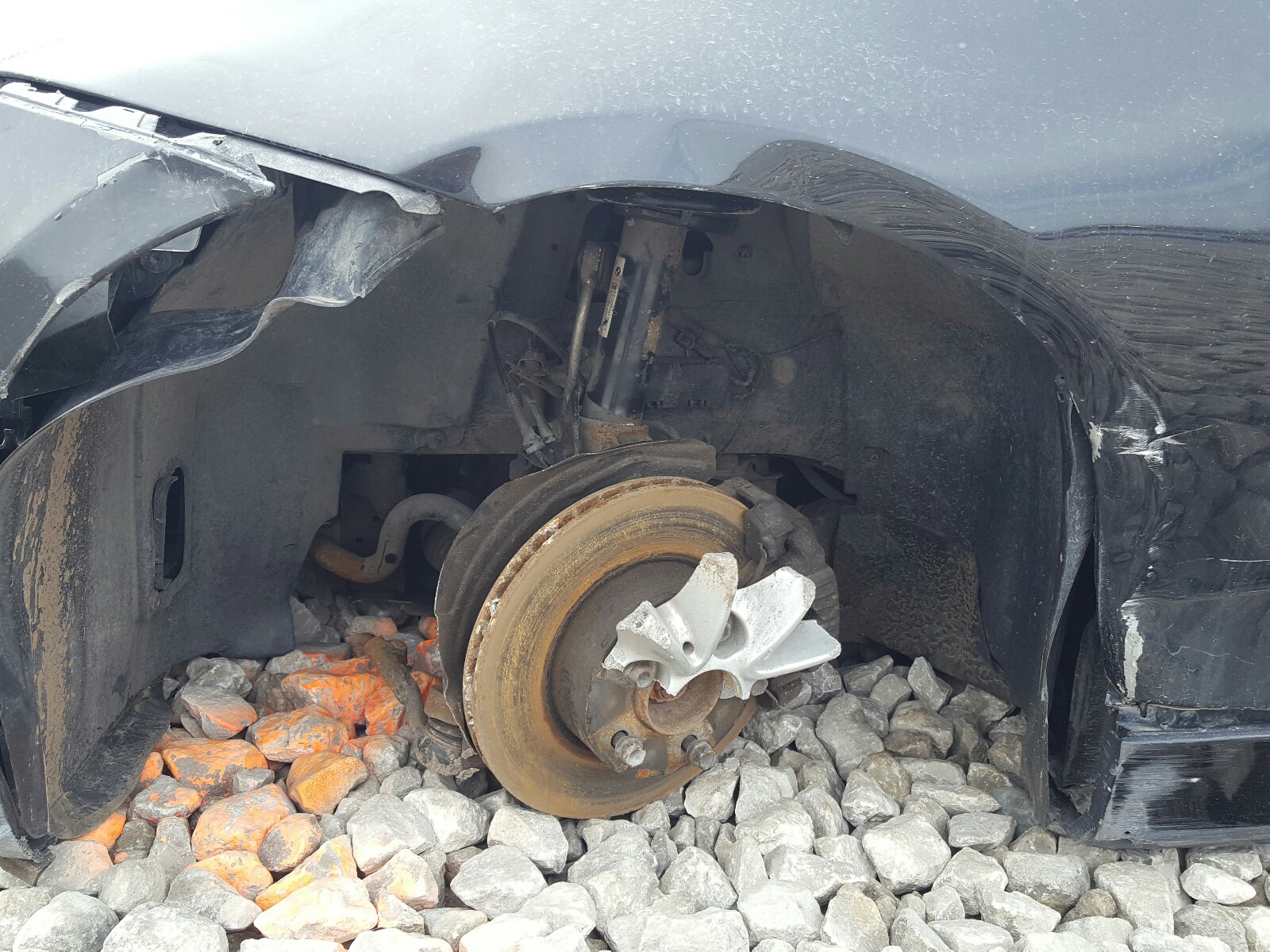 Photo 9 from auction – 2006 BMW 325 XI with VIN WBAVD13526KV13963