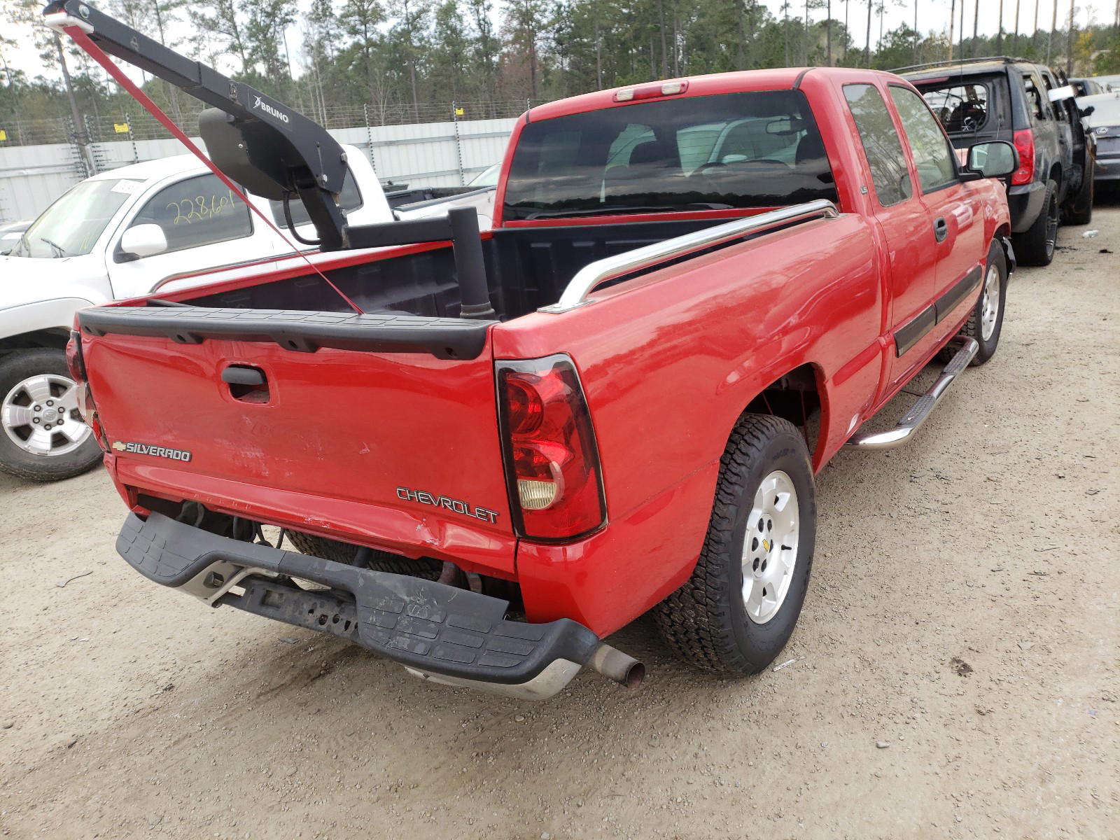 Photo 4 from auction – 2005 CHEVROLET SILVERADO with VIN 2GCEC19T651151923