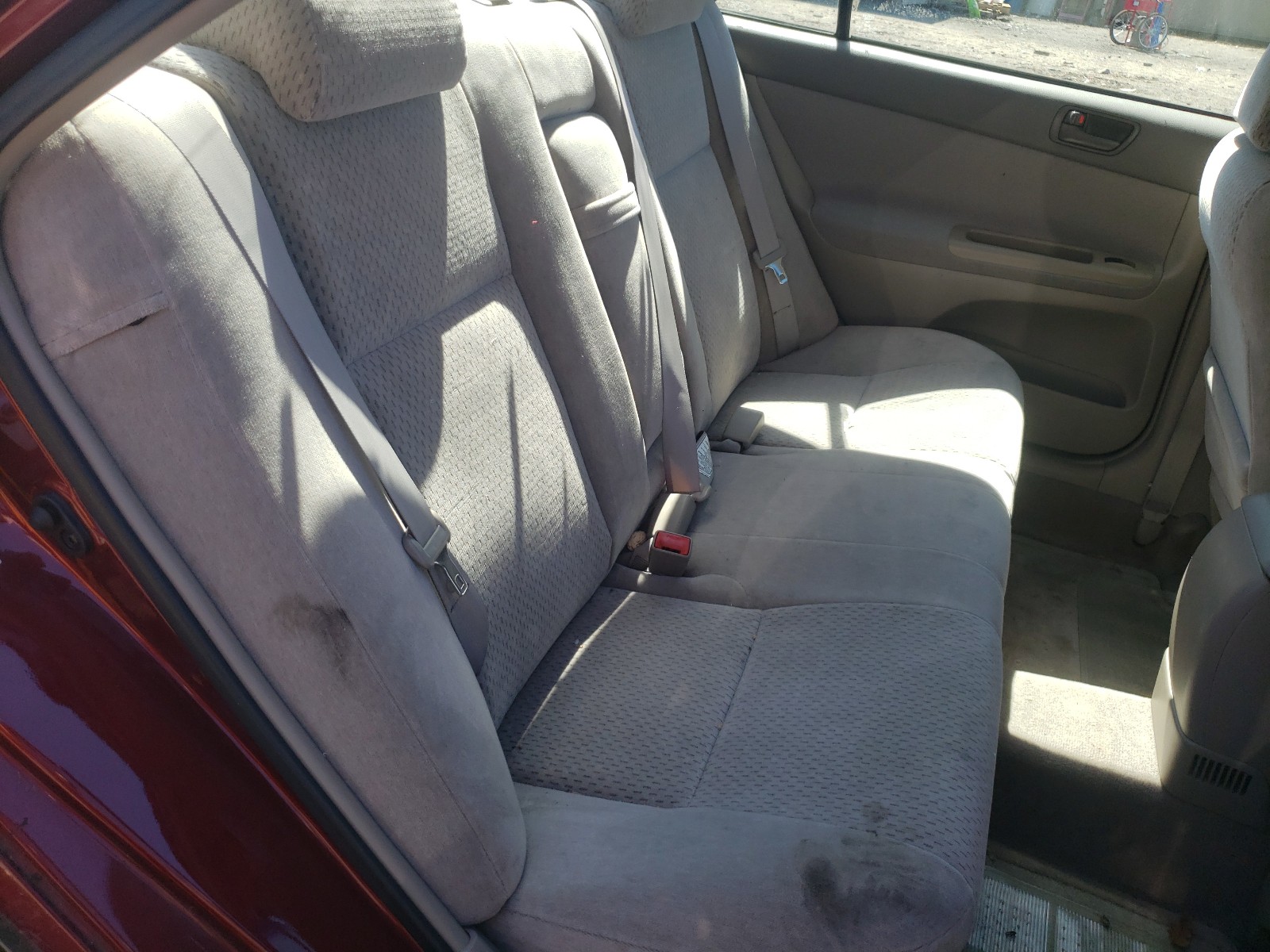 Photo 6 from auction – 2003 TOYOTA CAMRY LE with VIN 4T1BE32KX3U234164