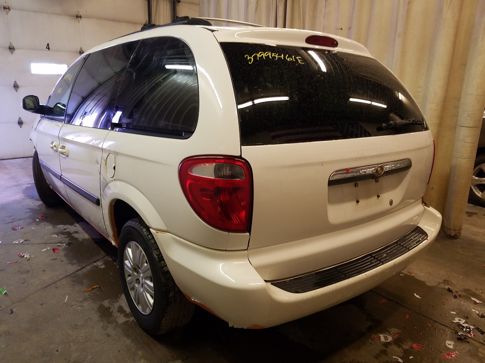 Photo 3 from auction – 2007 CHRYSLER TOWN & COU with VIN 1A4GJ45R47B155279